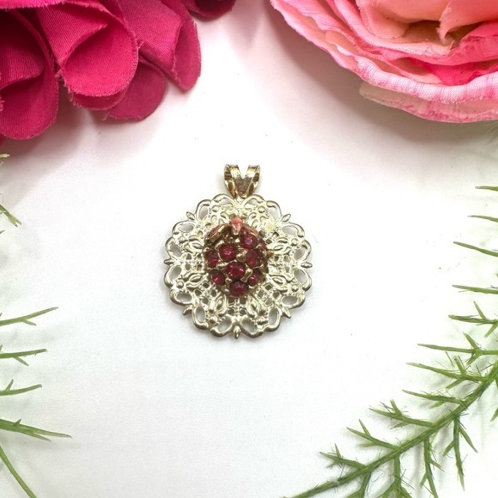 NEW⚜️Strawberry Crystal Charm Pendant
